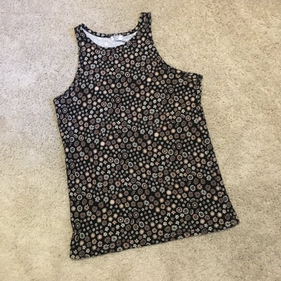 Soft and Sexy Daisy Crewneck Tank Top - Picture 9 of 13